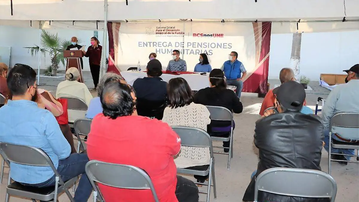 DIF Estatal entrego apoyos a personas vulnerables